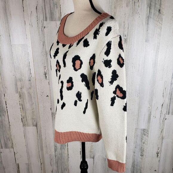 Cozy Casual Leopard Cheetah Sweater Sz M/L - Picture 5 of 9